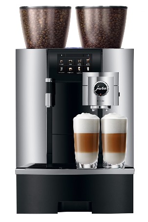 Kaffeevollautomat Jura Giga X8c von vorne mit zwei befüllten Latte macchiato gläsern.